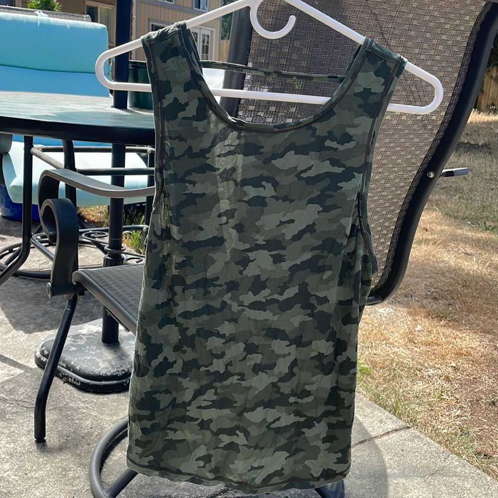 Lululemon camo tank top